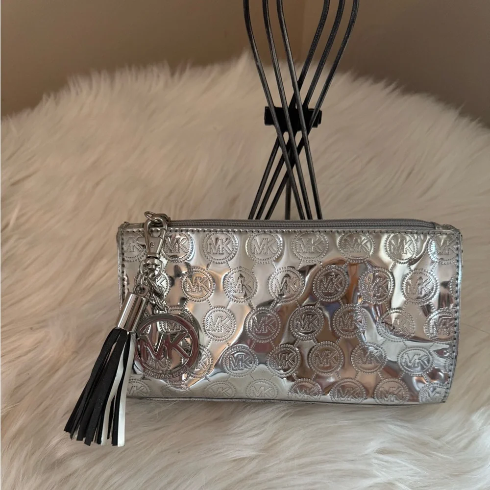 Michael Kors Shiny Silver Embossed Make-Up Case - Picture 2 of 8